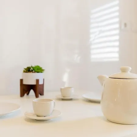 Modern Deco With Balcony 公寓 *