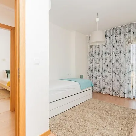 Modern Deco With Balcony Apartment Lisbon