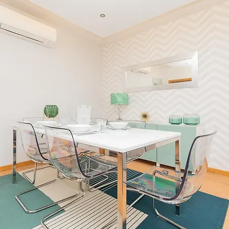 Modern Deco With Balcony Apartment *